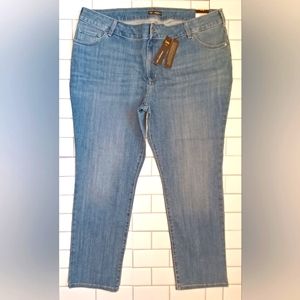Lee Women's Plus Size 24W Straight Leg Jeans